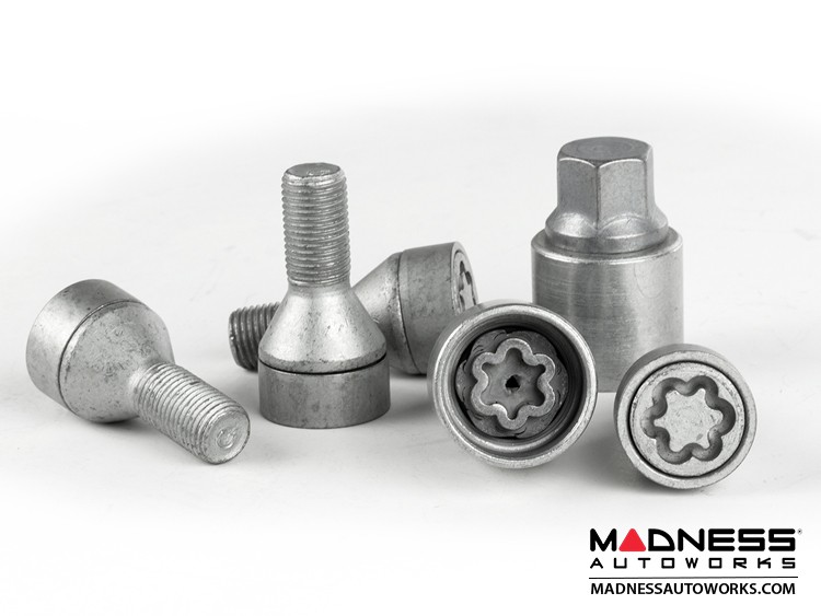 Jeep Renegade Wheel Locks by Farad Silver Starlock